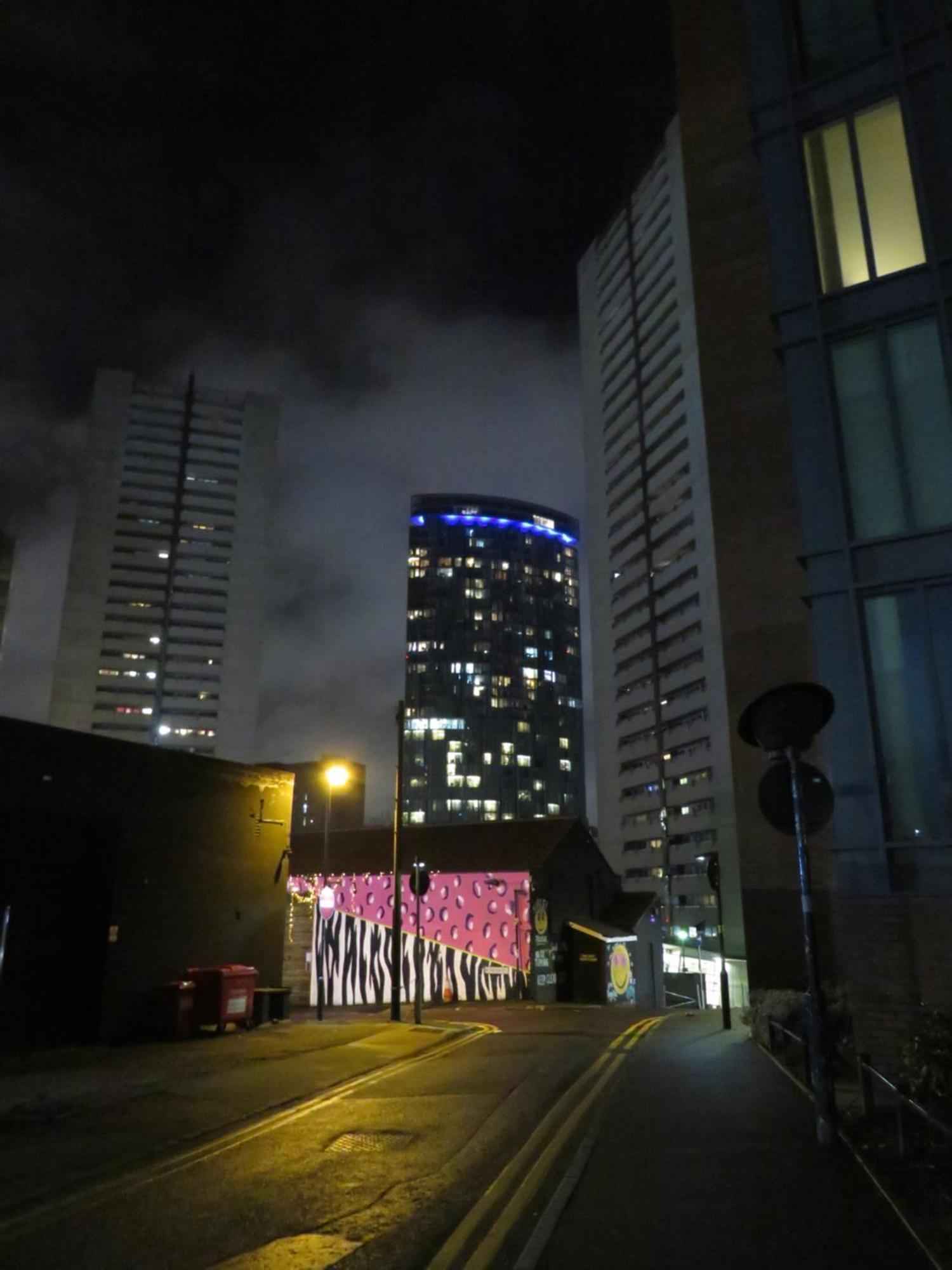 City Centre Apartment With Free Parking, 2 Bathrooms, Netflix And Wifi - Suitable For Contractors And Families - By Noor Luxury Accommodations Birmingham Extérieur photo